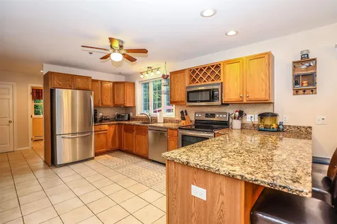 5 Farrwood Drive Hooksett NH 03106