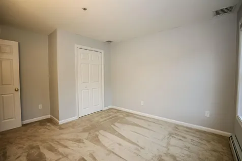 5 Farrwood Drive Hooksett NH 03106