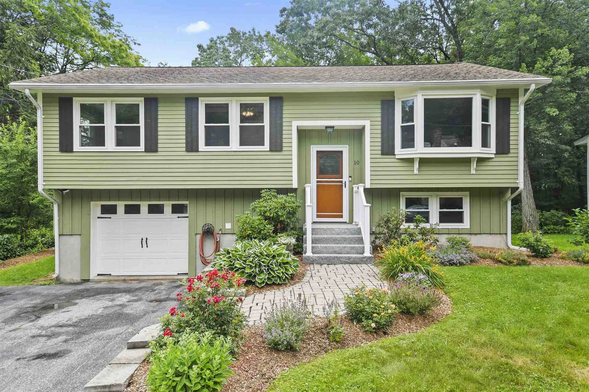 10 Crestview Terrace Nashua NH 03060