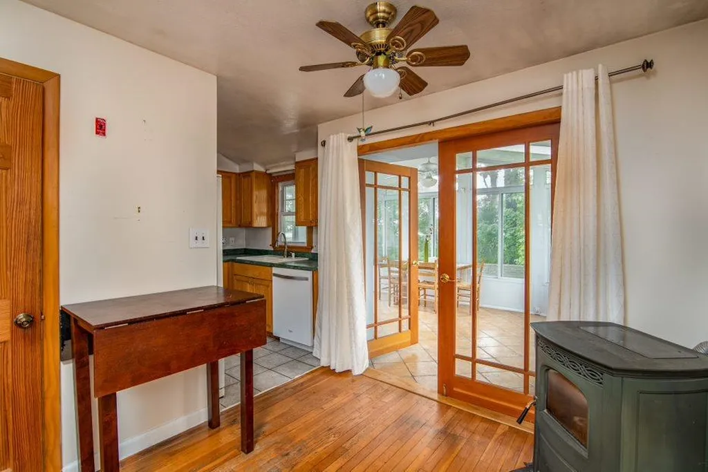 28 Hutchinson Drive Hampton NH 03842