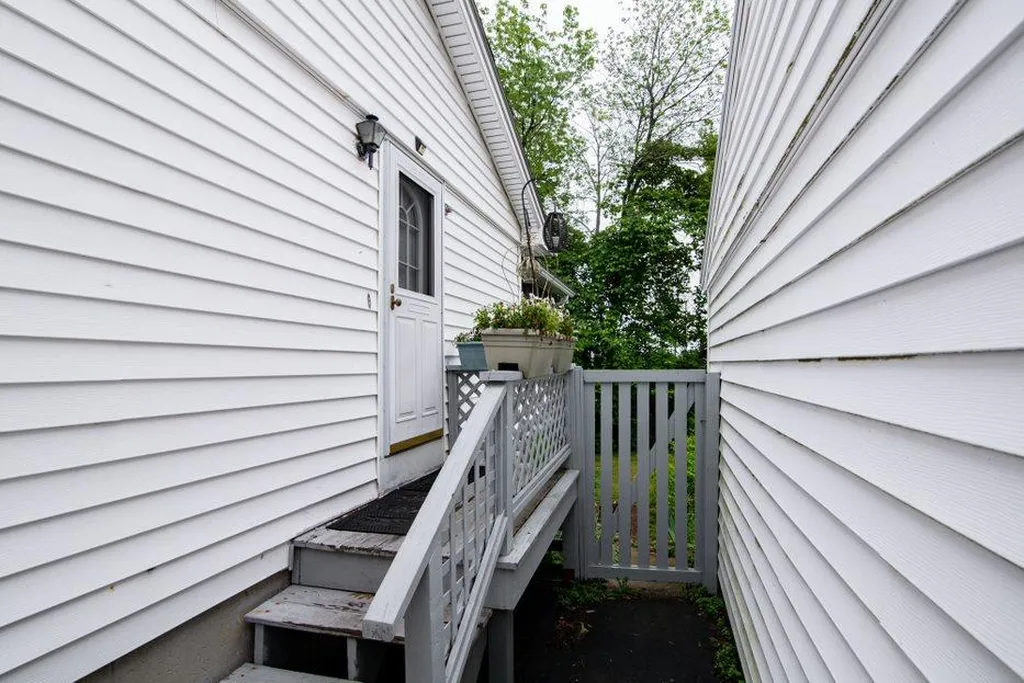 28 Hutchinson Drive Hampton NH 03842