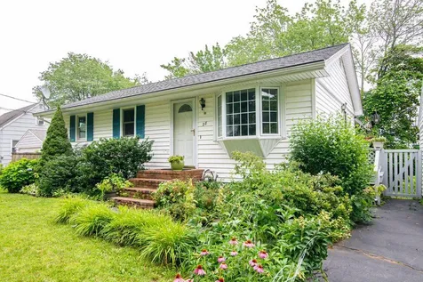 28 Hutchinson Drive Hampton NH 03842