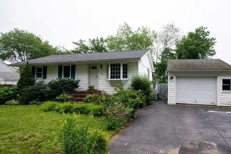 28 Hutchinson Drive Hampton NH 03842