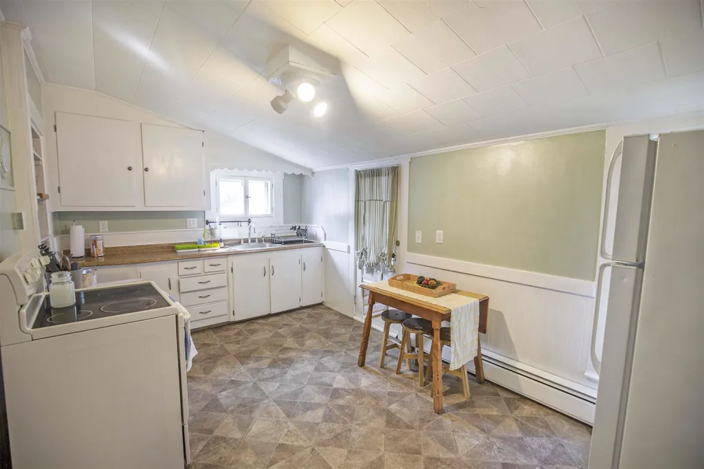 184 Mast Road Manchester NH 03102