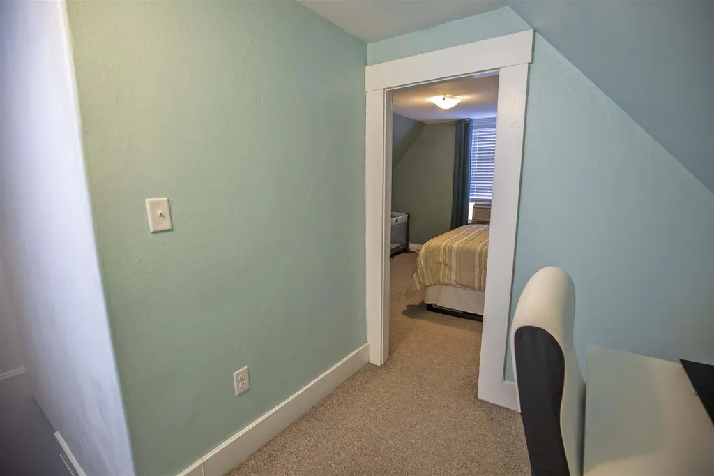 184 Mast Road Manchester NH 03102