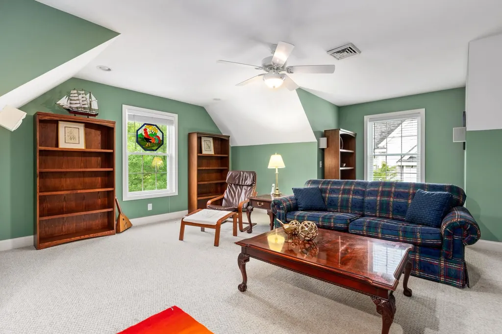 15 Trestle Way Dover NH 03820
