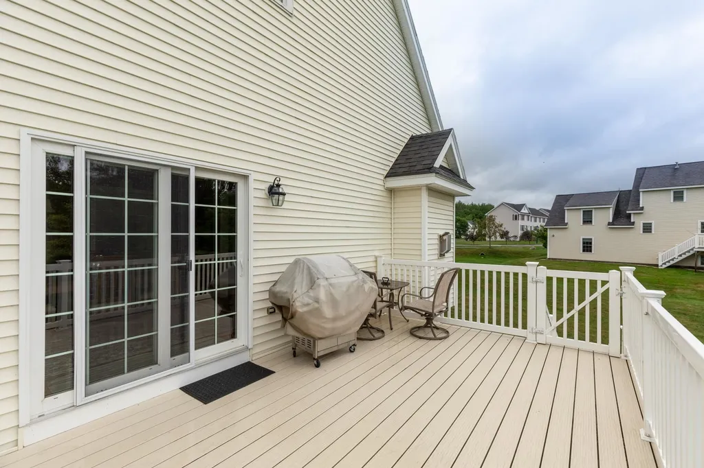15 Trestle Way Dover NH 03820