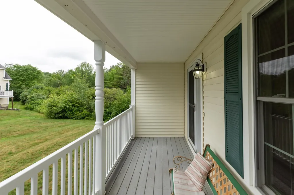 15 Trestle Way Dover NH 03820