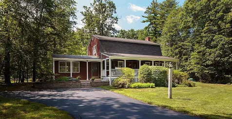 104 Old Auburn Road Derry NH 03038