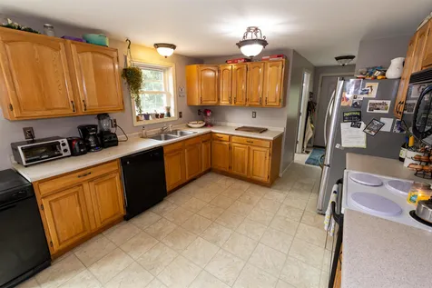 35 Jefferson Drive Hillsborough NH 03244
