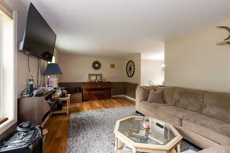 35 Jefferson Drive Hillsborough NH 03244