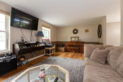 35 Jefferson Drive Hillsborough NH 03244