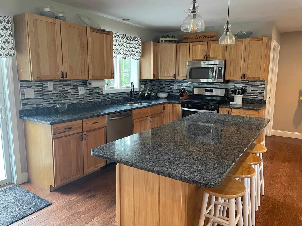 59 Mill Road Kingston NH 03848