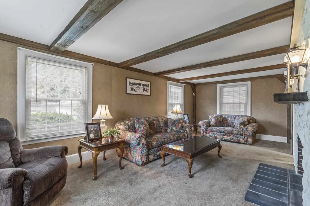 6 Whitehall Road Rochester NH 03867