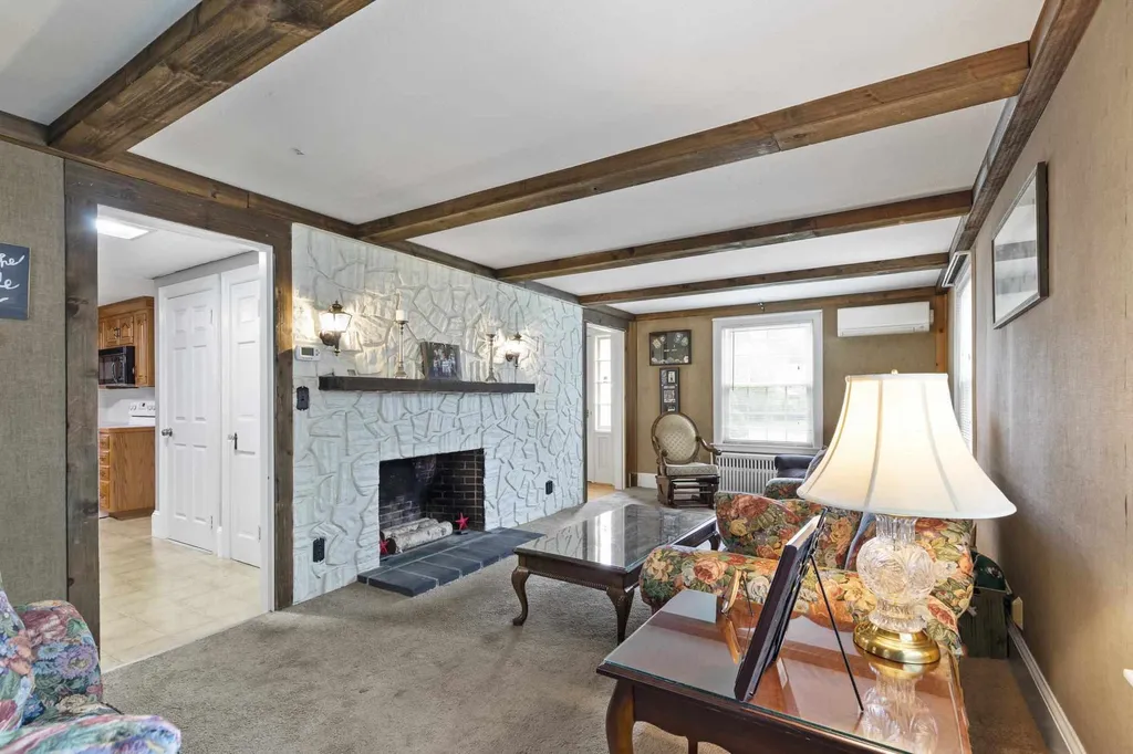 6 Whitehall Road Rochester NH 03867