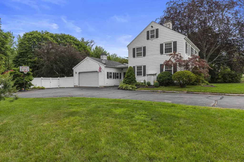 6 Whitehall Road Rochester NH 03867