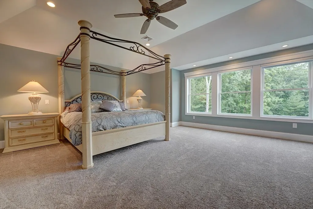 34 London Bridge Road Windham NH 03087
