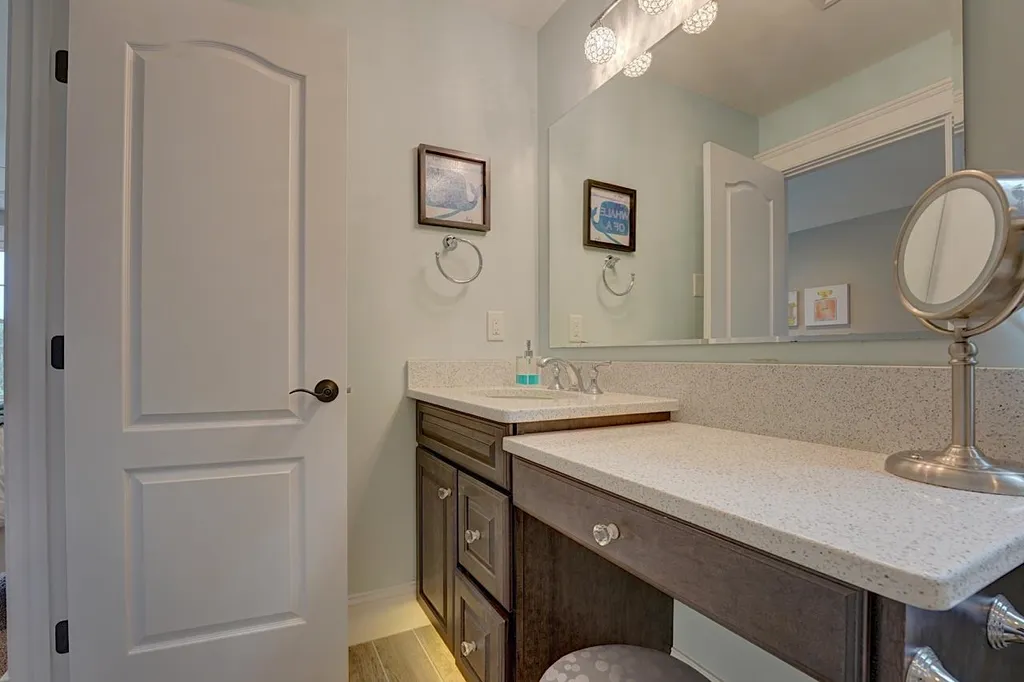 34 London Bridge Road Windham NH 03087