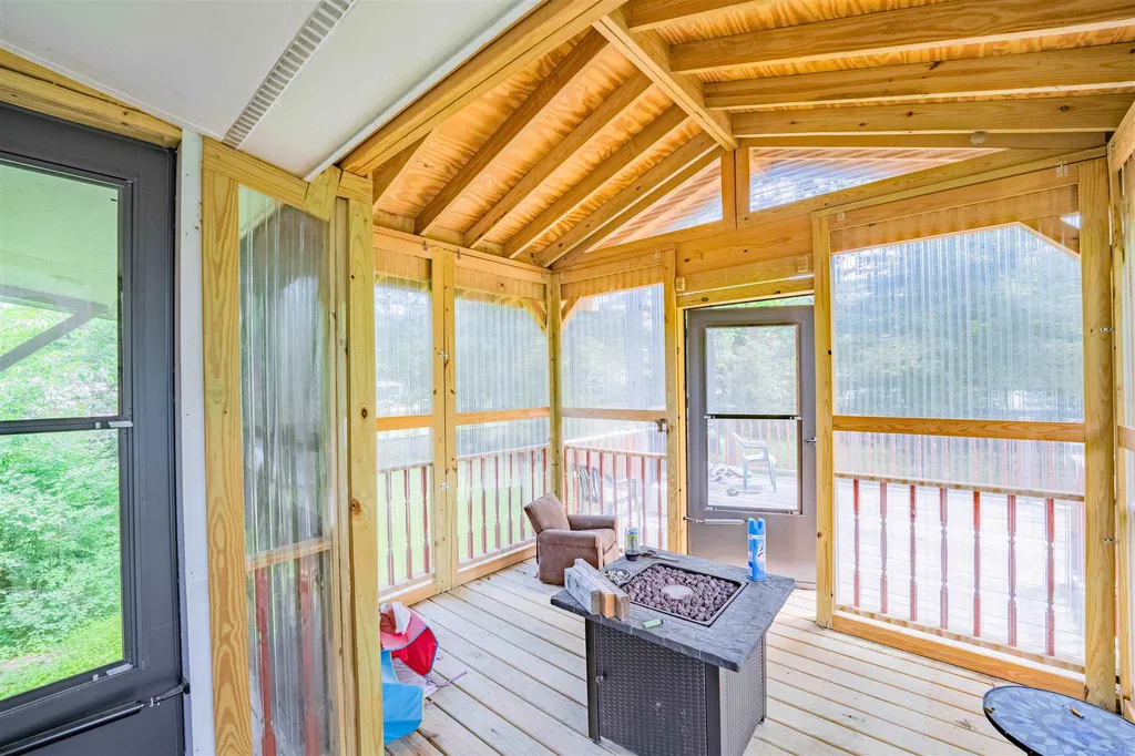 306 Lamplite Lane Williston VT 05495