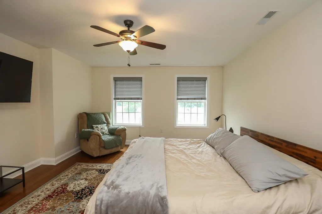 192 Litchfield Road Londonderry NH 03053