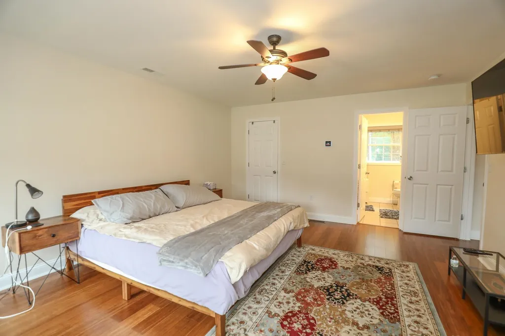 192 Litchfield Road Londonderry NH 03053