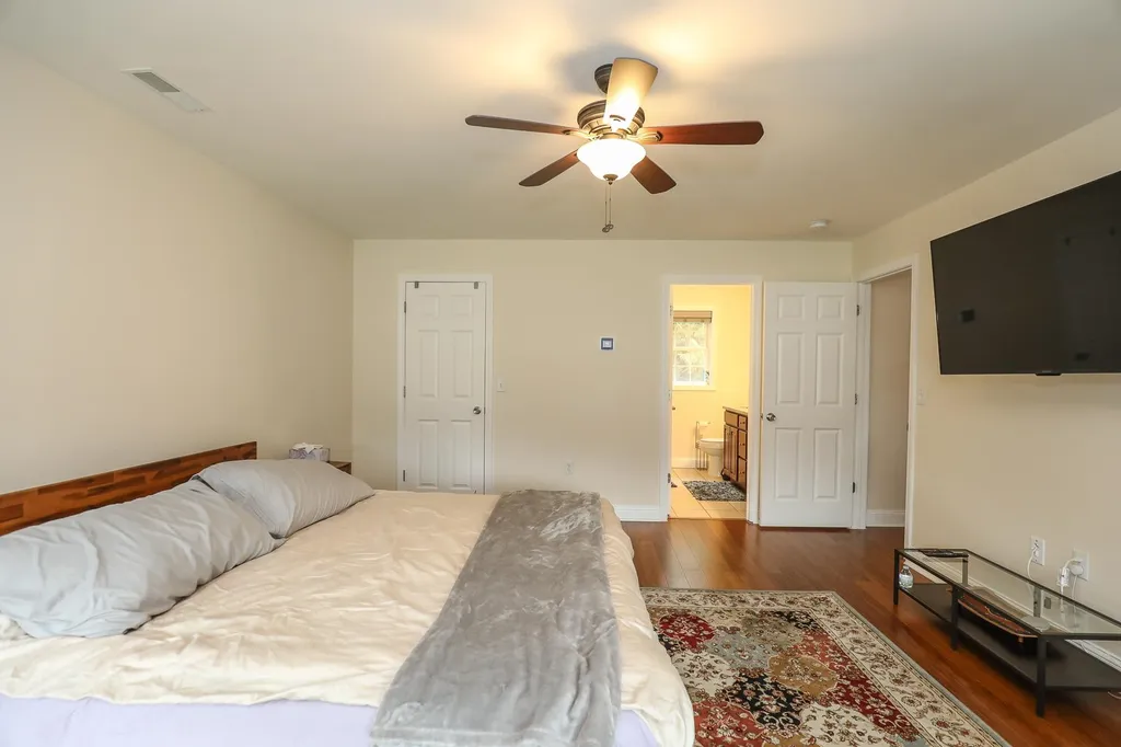 192 Litchfield Road Londonderry NH 03053