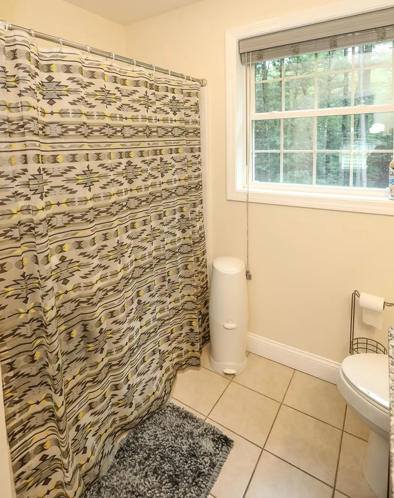 192 Litchfield Road Londonderry NH 03053