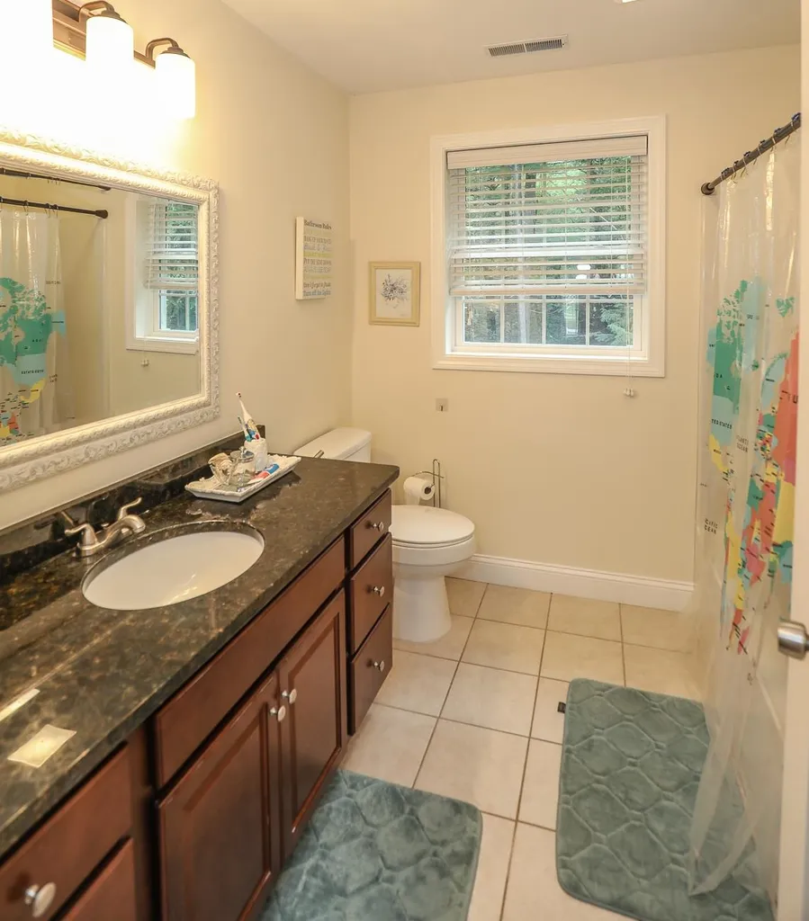 192 Litchfield Road Londonderry NH 03053