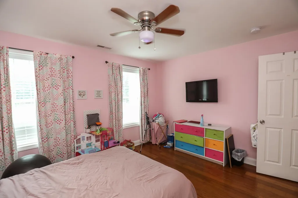 192 Litchfield Road Londonderry NH 03053