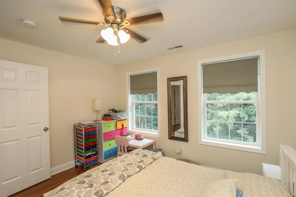 192 Litchfield Road Londonderry NH 03053