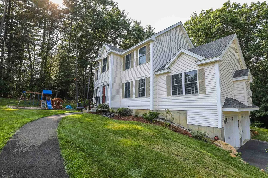 192 Litchfield Road Londonderry NH 03053