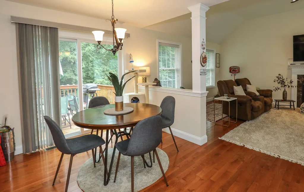 192 Litchfield Road Londonderry NH 03053