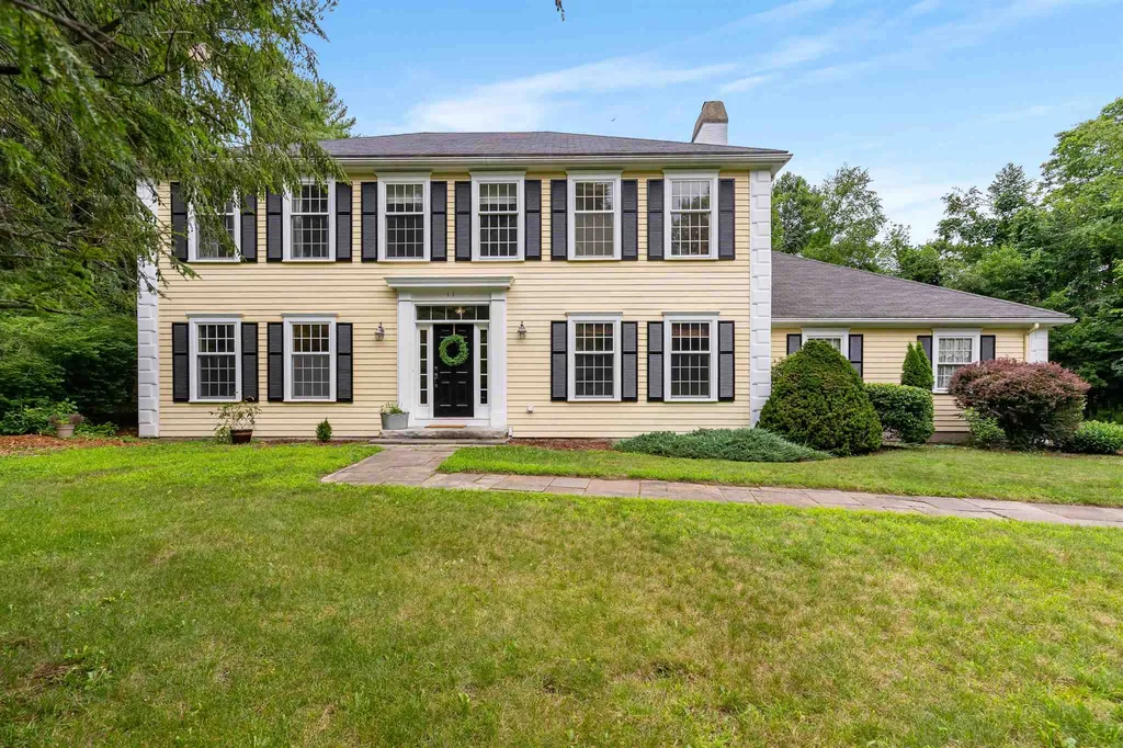 11 Riddle Drive Bedford NH 03110