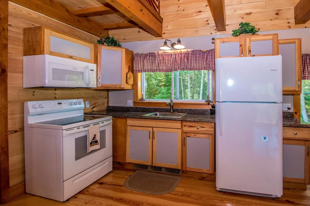 93 Jason Avenue Jefferson NH 03583