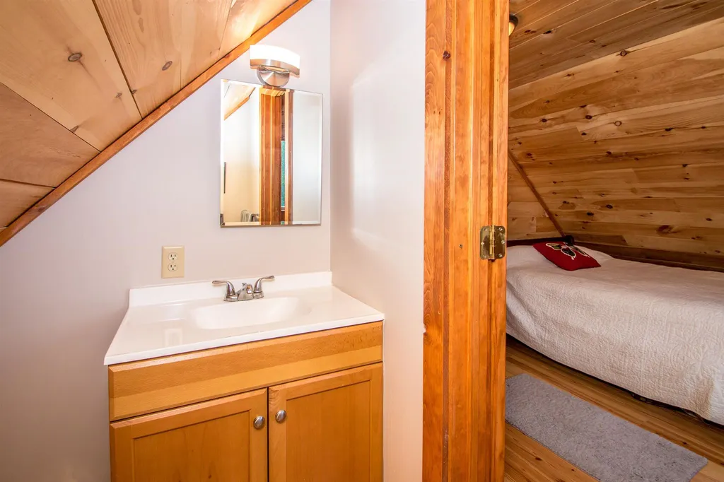 93 Jason Avenue Jefferson NH 03583