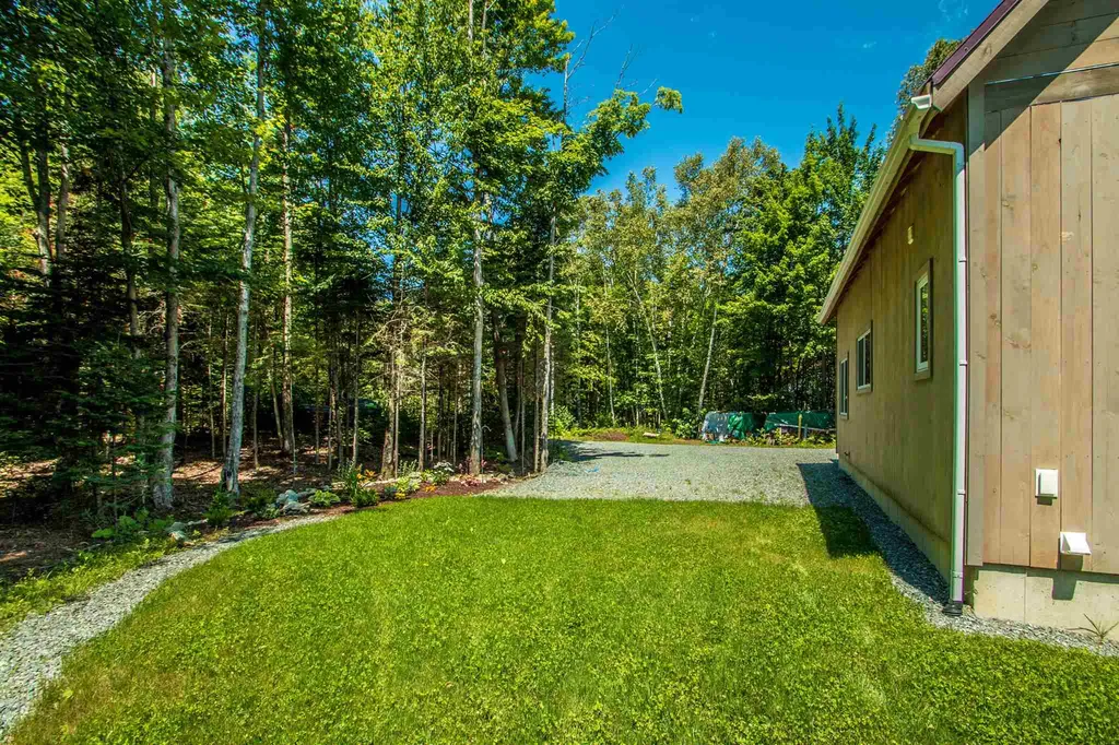 93 Jason Avenue Jefferson NH 03583