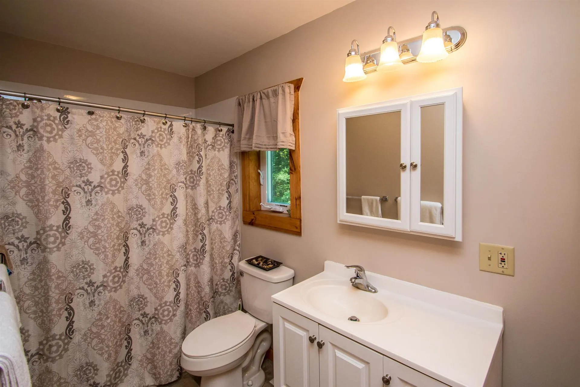 93 Jason Avenue Jefferson NH 03583