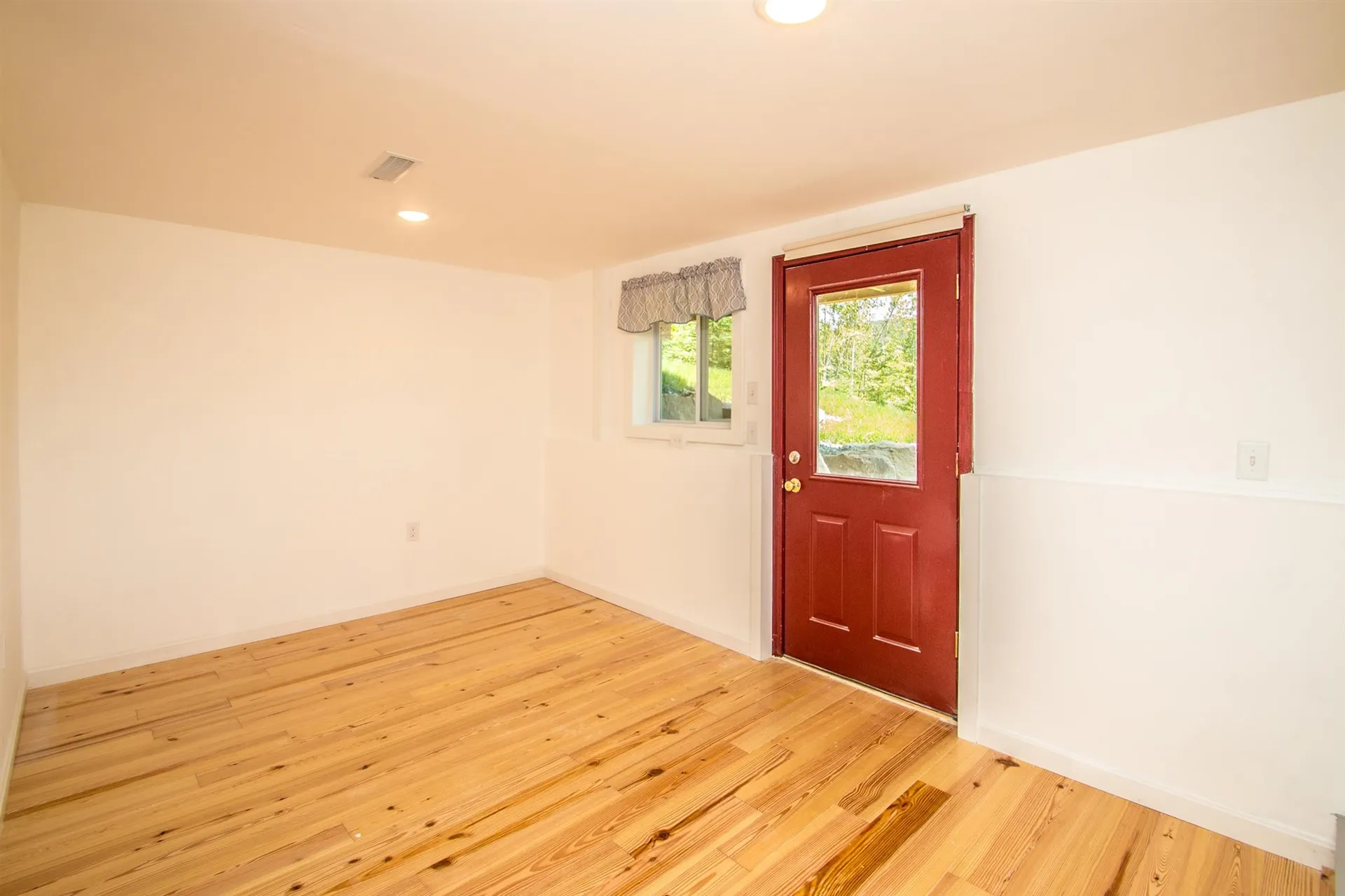 93 Jason Avenue Jefferson NH 03583