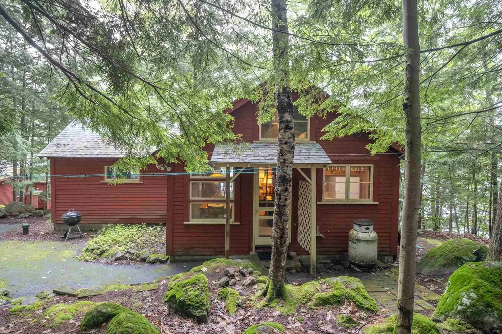 24 Boulder Lane Moultonborough NH 03254-4845