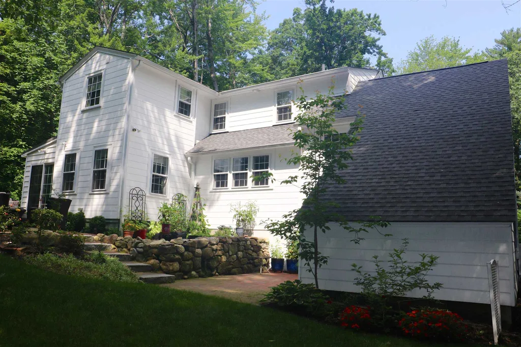 11 Thayer Pond Road Concord NH 03301