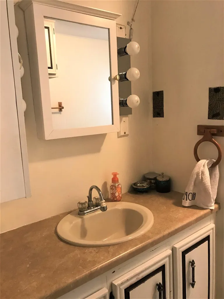 4 Ash Court Seabrook NH 03874