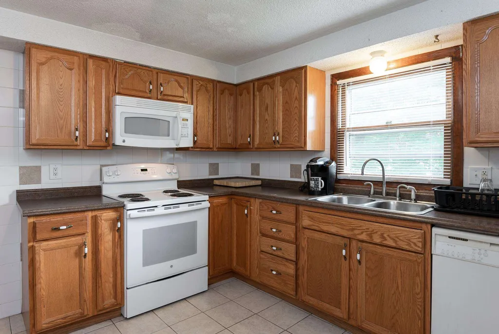 392 Beacon Street Manchester NH 03103