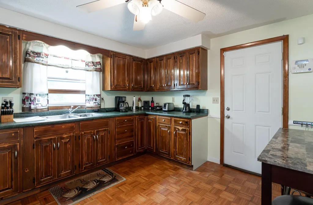392 Beacon Street Manchester NH 03103