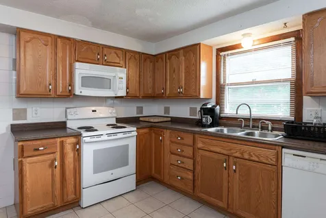 392 Beacon Street Manchester NH 03103