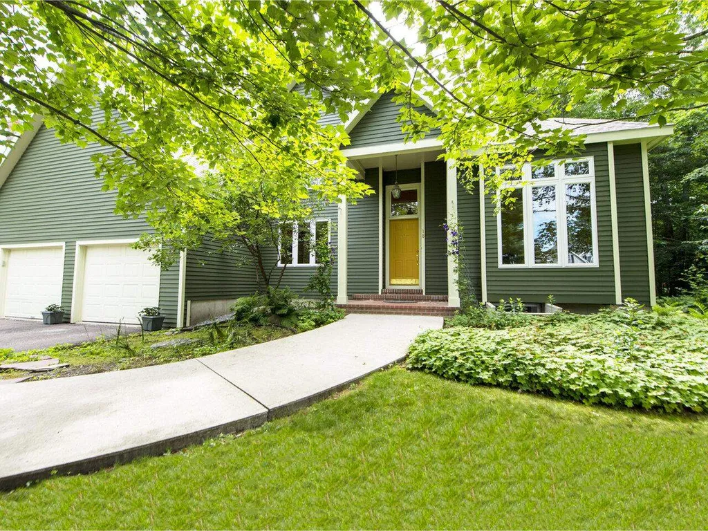 18 Lida Drive Essex VT 05452