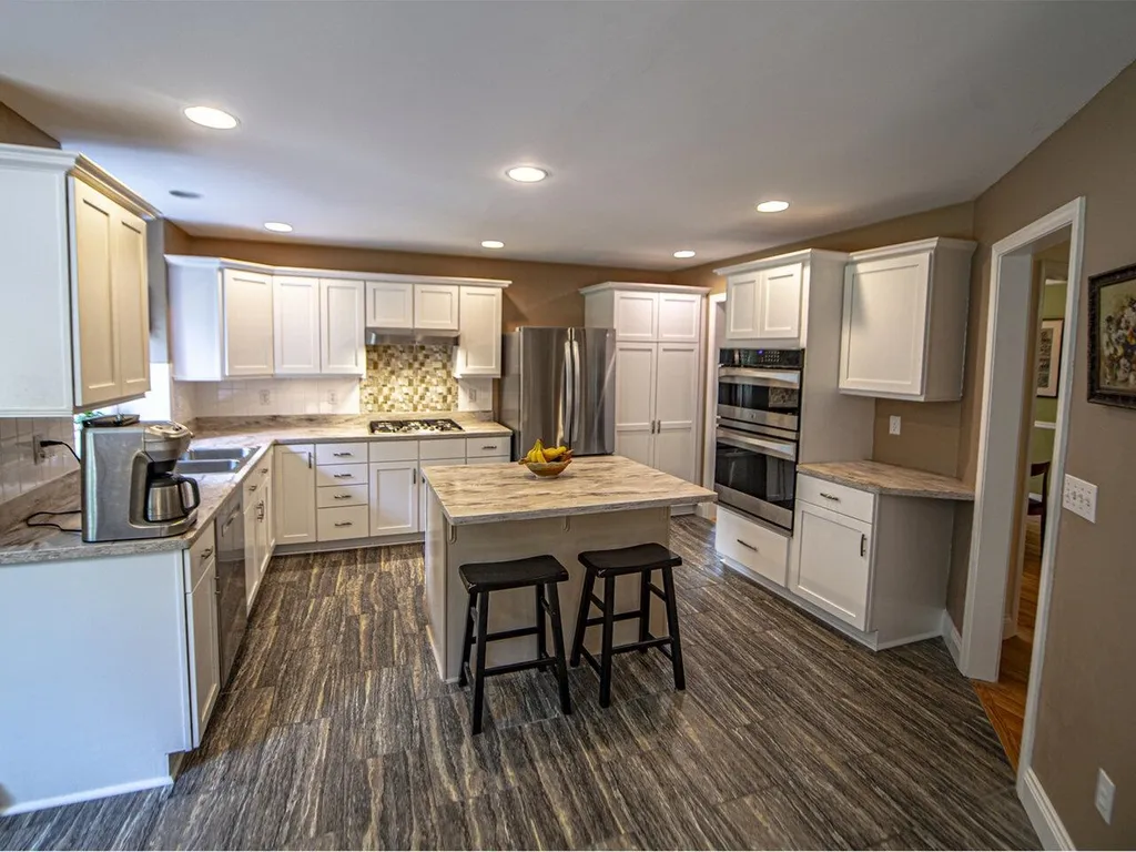 18 Lida Drive Essex VT 05452