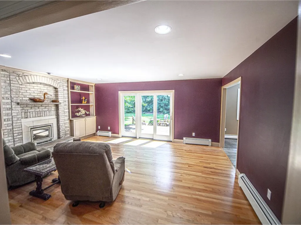 18 Lida Drive Essex VT 05452