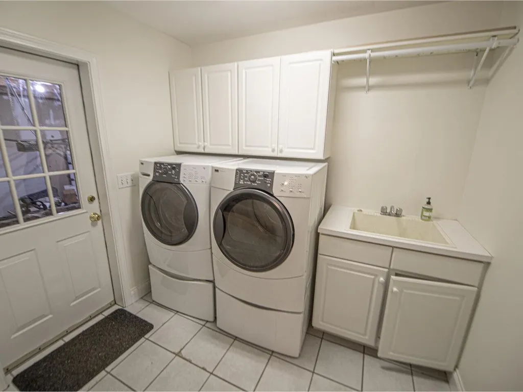 18 Lida Drive Essex VT 05452