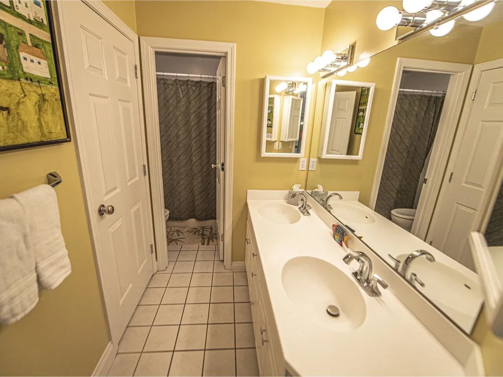 18 Lida Drive Essex VT 05452