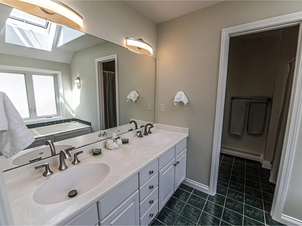 18 Lida Drive Essex VT 05452